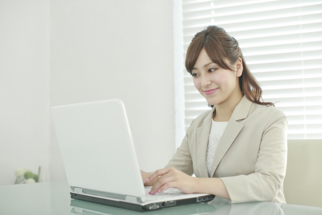 労使間で交わす雇用契約書　記入時に気をつけるべきことは？