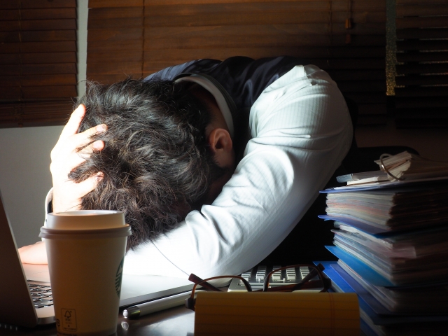 深夜0時を超えてしまったときの勤務時間の計算は？