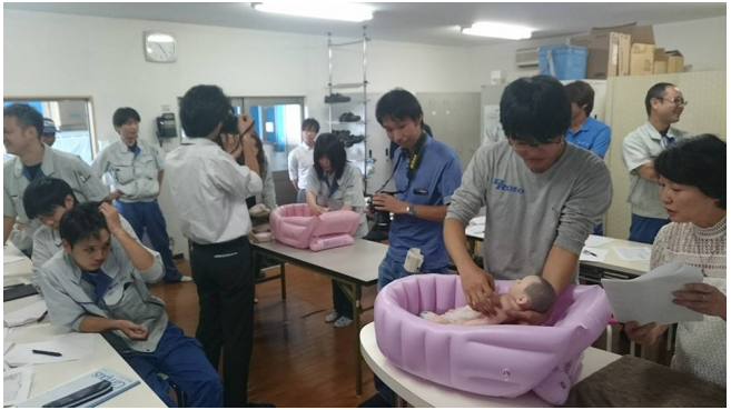 企業が男性の育児休業を考える時代、日本初「イクメン訓練校」スタート