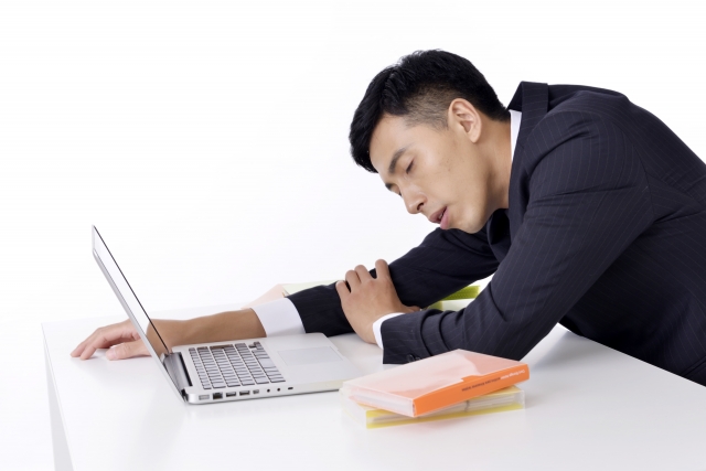 仕事中なのに眠い！寝ているのに眠い理由とは？！