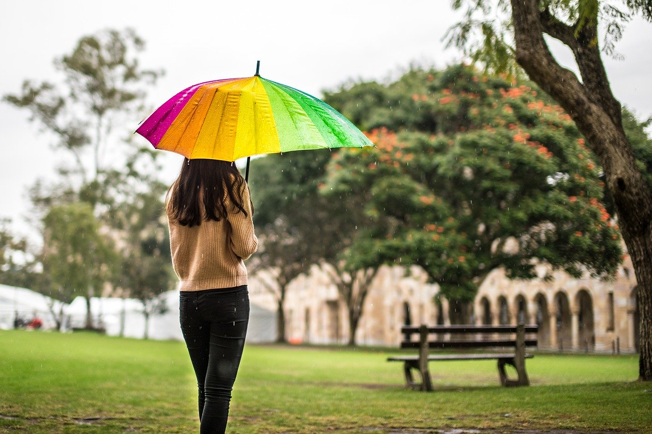 【原因は?】梅雨の時期に起こる眠気やだるさ…乗り切る方法は?