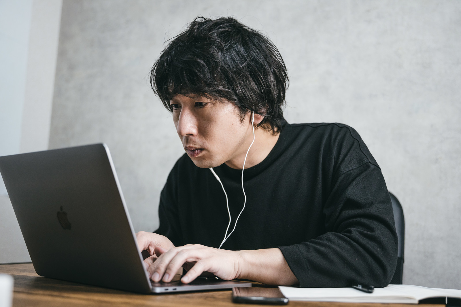 テレワークを可視化するメリット・デメリットとは