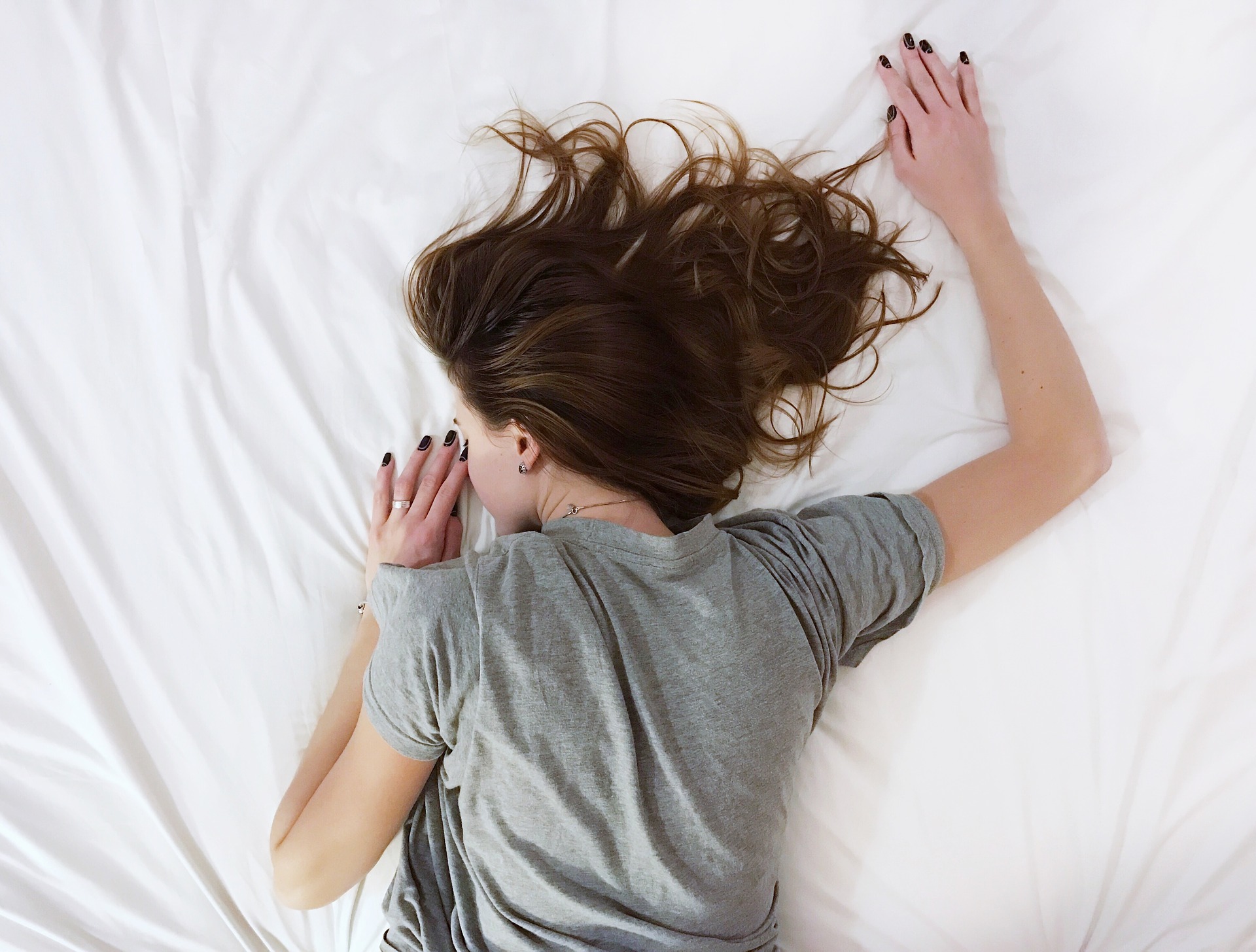 寝すぎに注意が必要、どうして寝だめはできない？