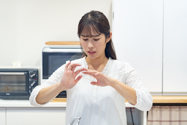 手の疲労は肩や首のこりの原因に!ハンドケアで手の疲れを和らげよう